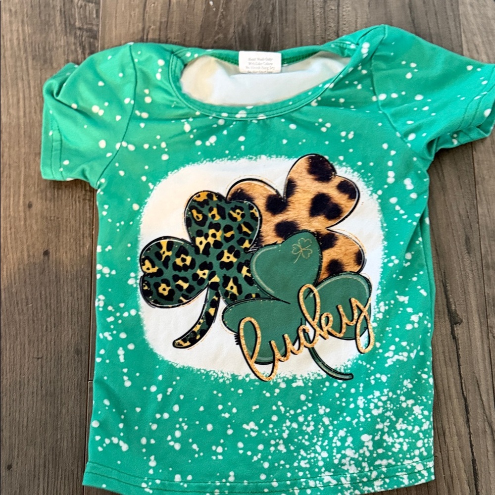 St Patrick’s day girls t shirt (fits like 12 months)